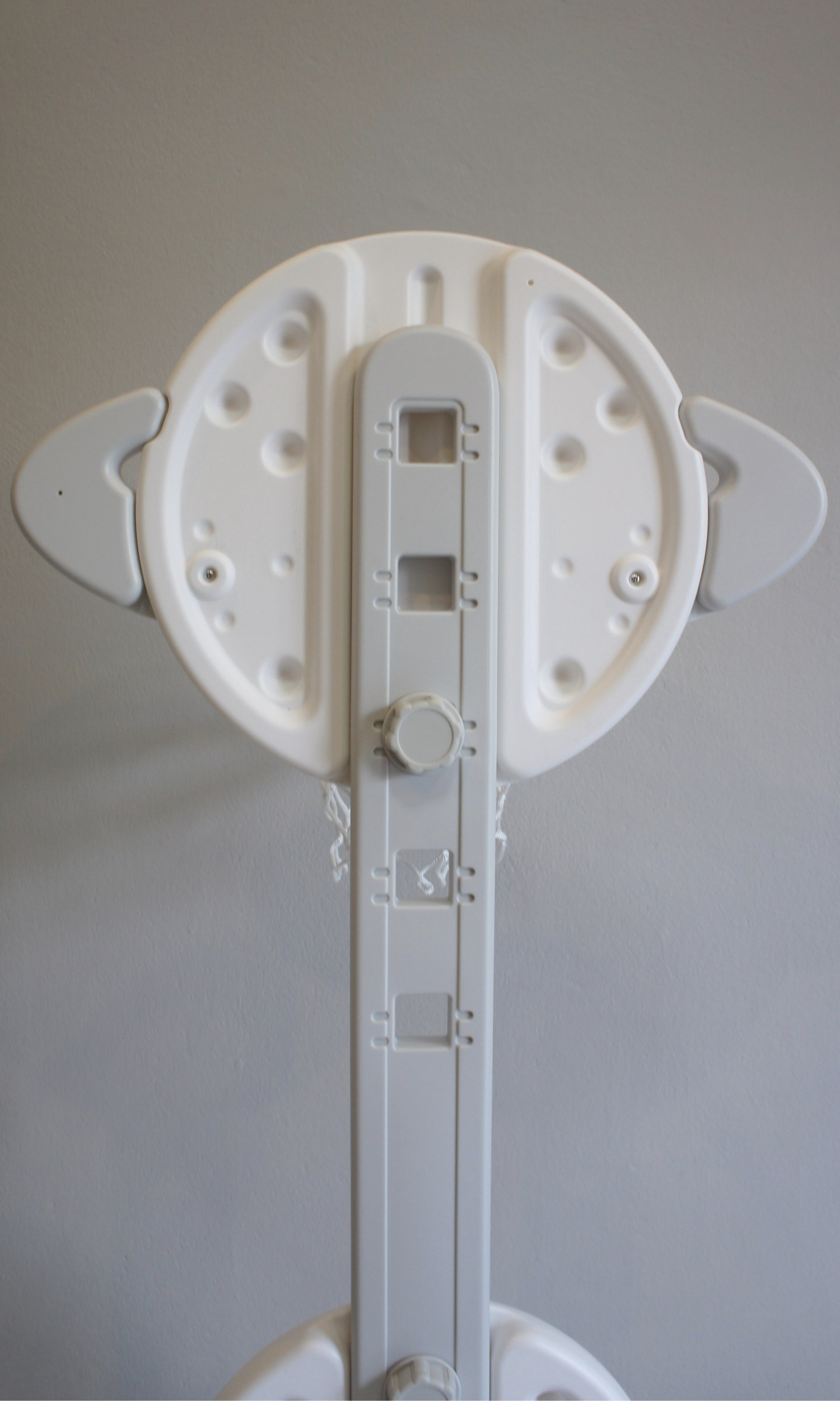 สามารถปรับระดับความสูงของแป้นบาสได้ถึง 5 ระดับ ให้เหมาะสมกับวัยและความสูงของเด็ก