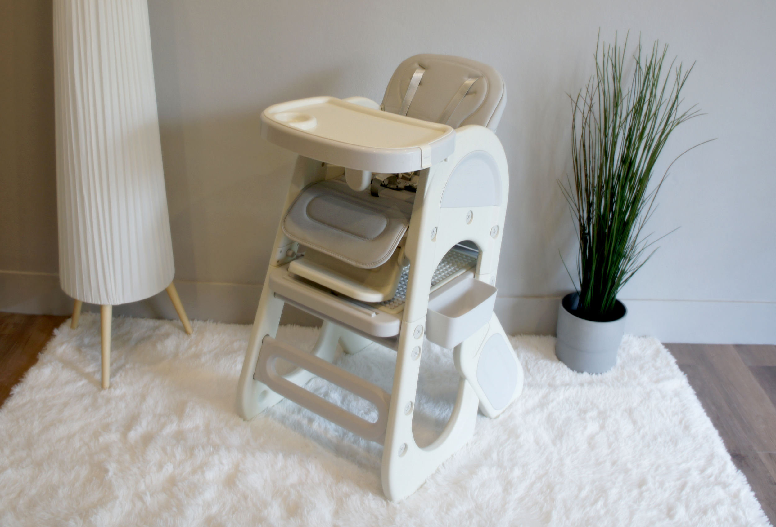 เก้าอี้กินข้าวเด็กแบบสูง High chair มีถาดวางอาหารขนาดใหญ่ ถอดล้างทำความสะอาดได้