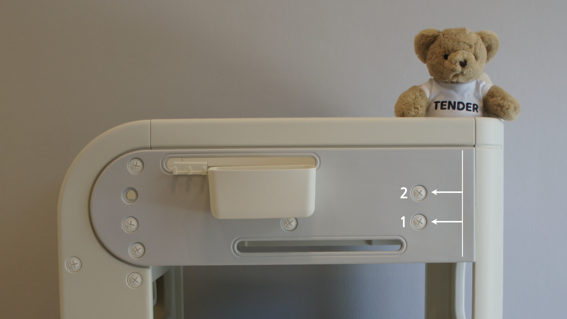 โต๊ะเปลี่ยนผ้าอ้อม ที่ความสูงของถาดปรับได้ 2 ระดับ