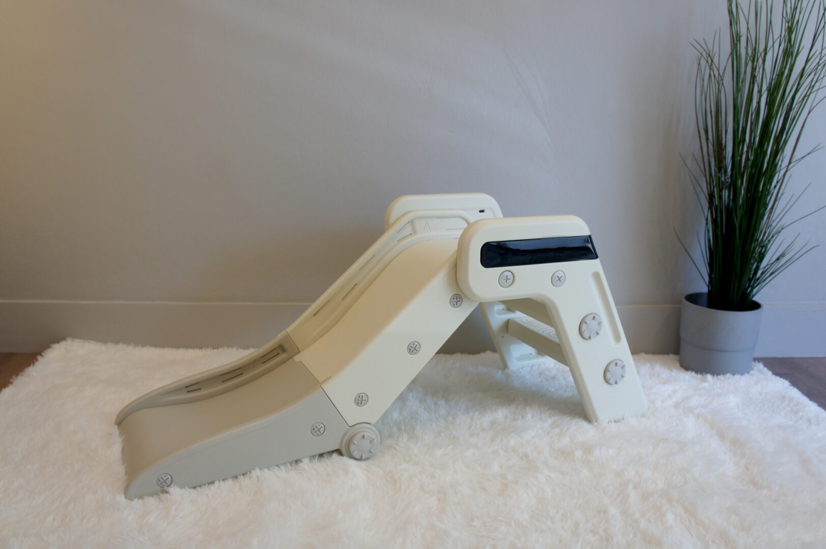 สไลด์เดอร์เด็กพลาสติก